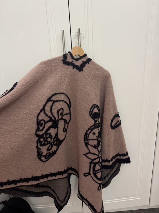 Стилно дамско пончо