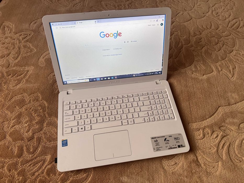 ASUS X540LA i3  4GB RAM  Windows 10 Pro