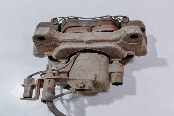 Etrier stanga fata Audi A6 4F/C6