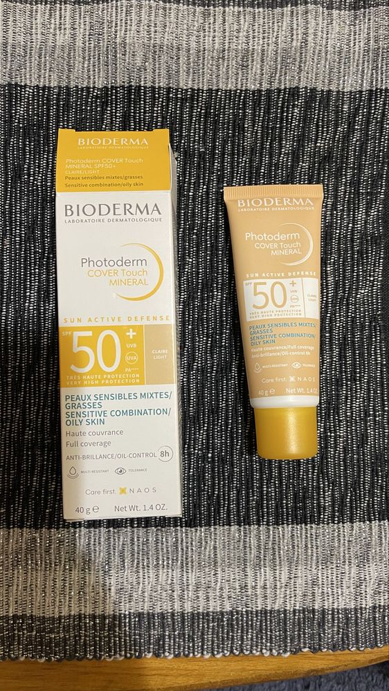 Crema fotoprotecție Bioderma Photoderm Cover Touch cu nuanțǎ BB Cream