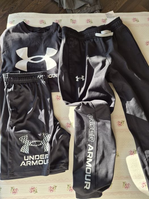 Продавам комплект Under armour момче