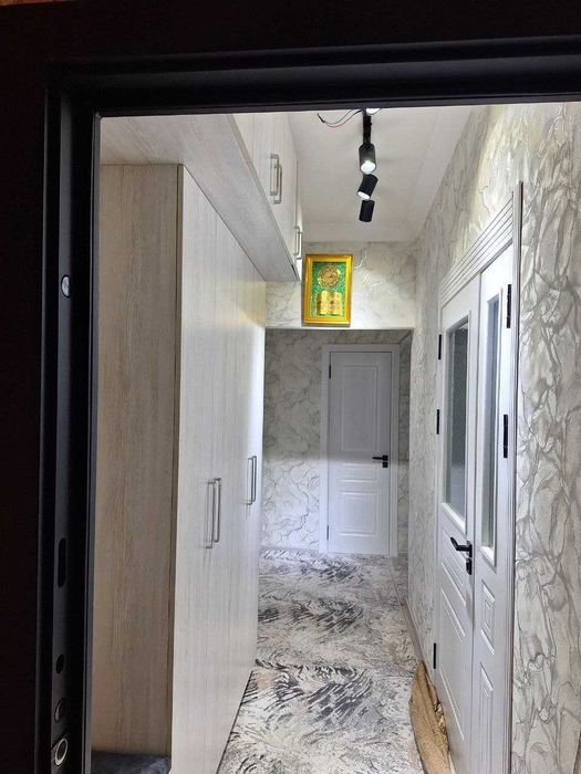 СРОЧНО! Продаётся 4 комнатная квартира в 19 квартале. Ресторан МИРАНДИ