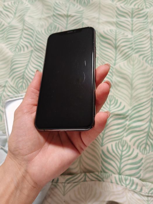 Vând iPhone 11 pro de 64GB