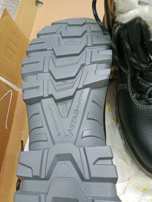 Продаю ботинки рабочие