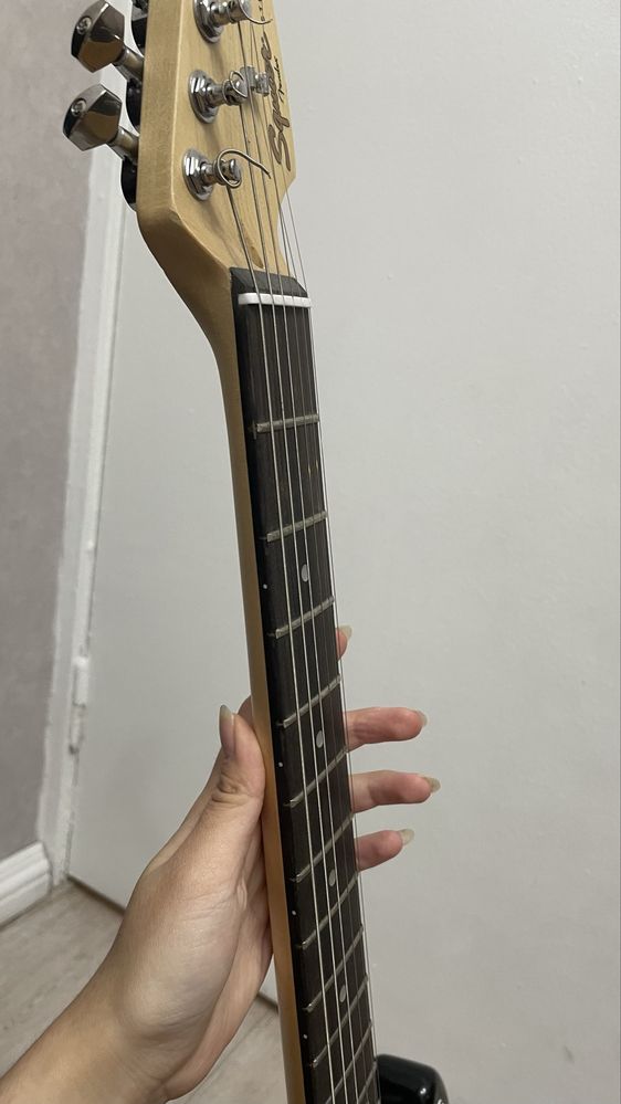 fender squier и marshall mg10