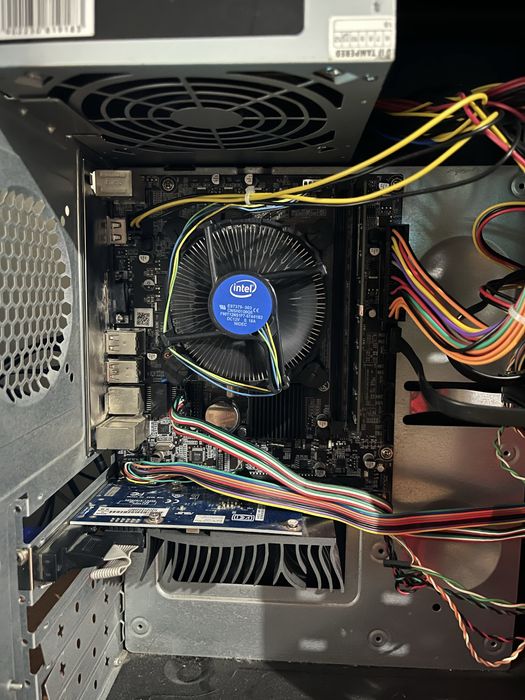 Продам i3 9100f 3,6 + материнскую плату