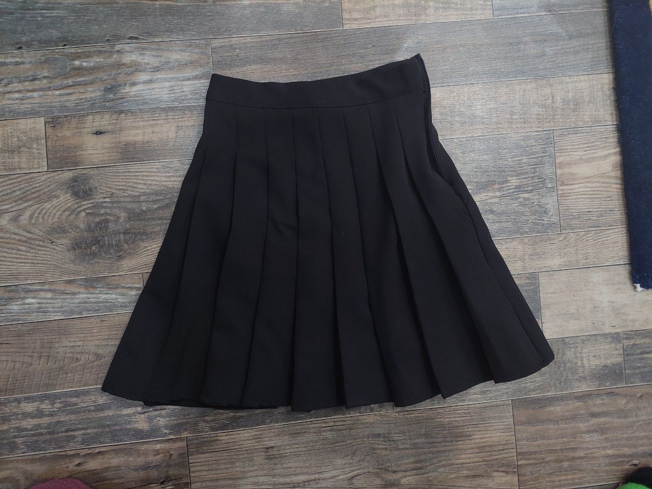 Чёрная теннисная школьная юбка