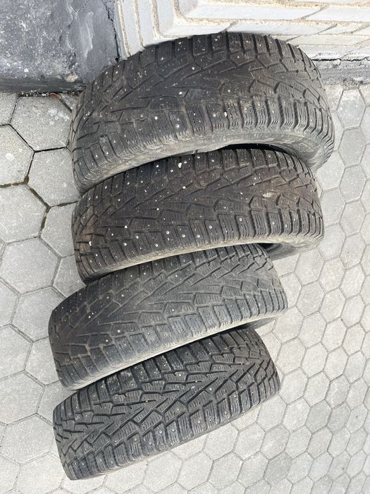 Продам комплект зимней резины Cordiant snow cross 215/65 R 16