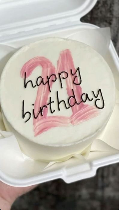 Бенто торты 3500 тг свеча+ложка подарок