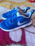 Продавам детски обувки Nike