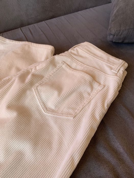 Бежови джинси Zara