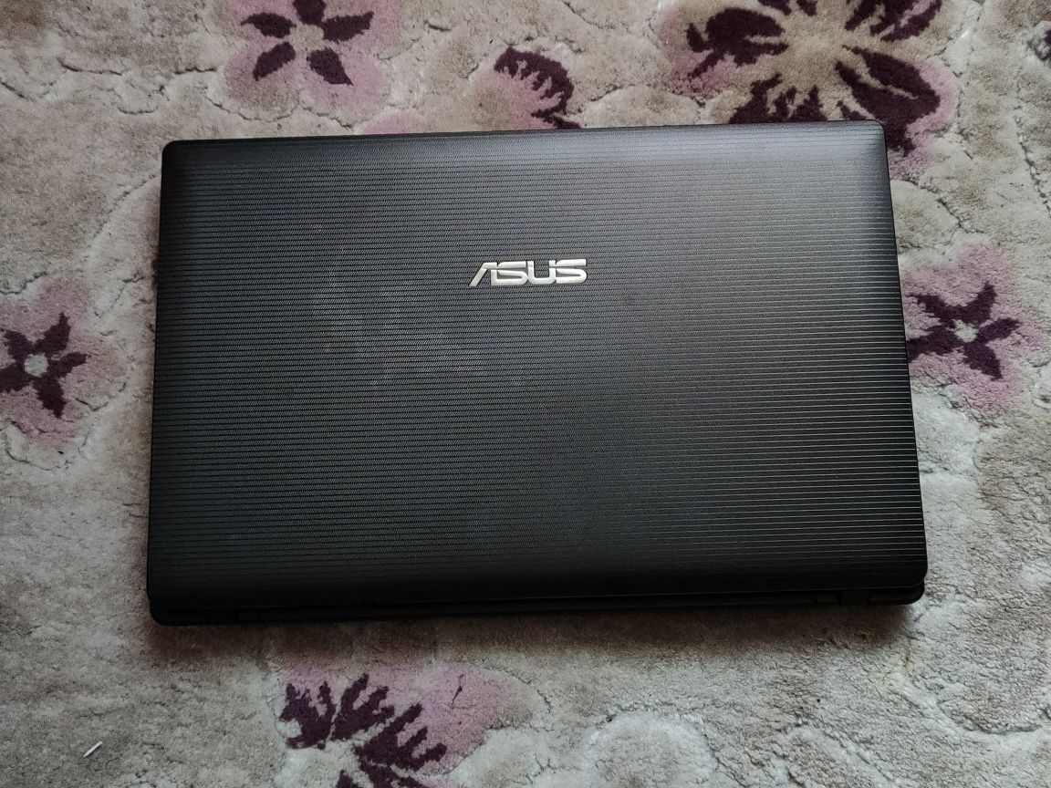 Laptop Asus amd e2, 4 ram, HDD 250gb