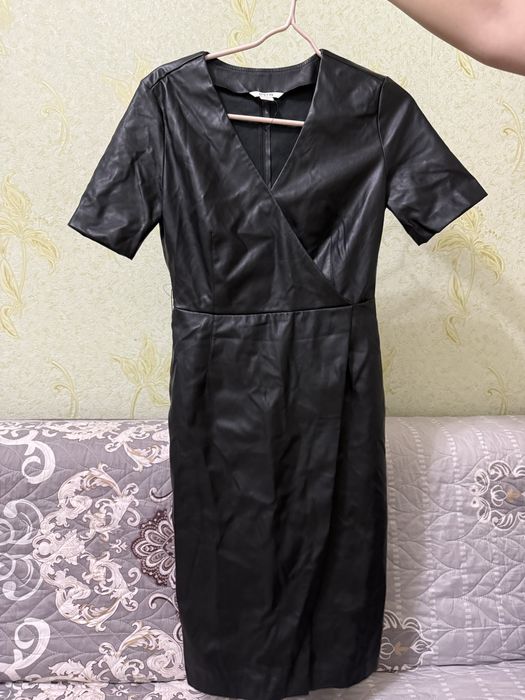 Платье на запах кожанное