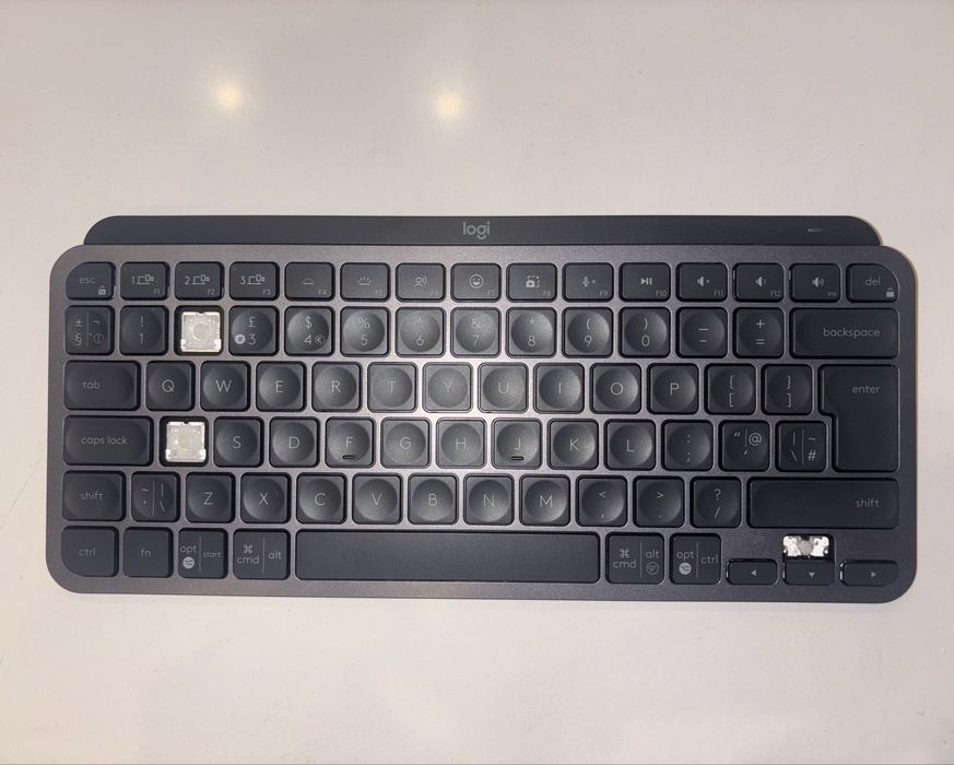 MX Keys Mini с 3 липсващи копчета (работи)