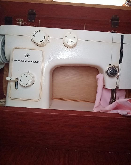 Продам швейную машину Чайка142М