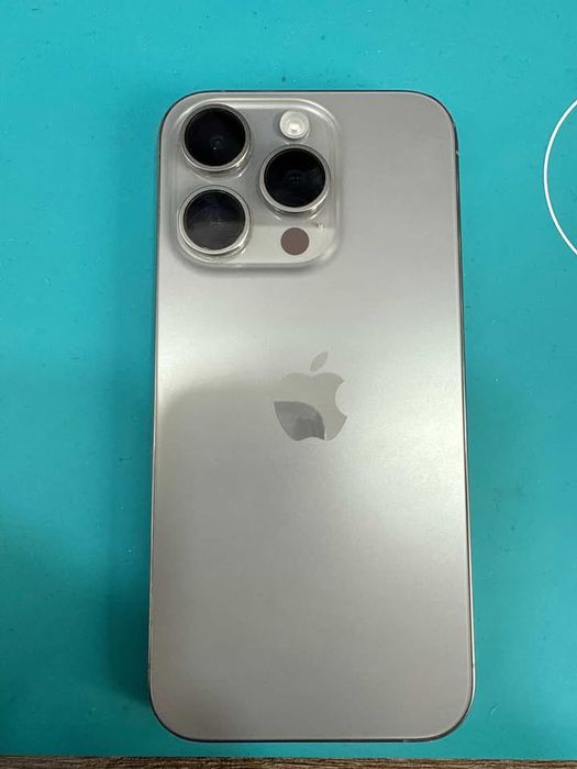 Продается Айфон 15 про  256гб
