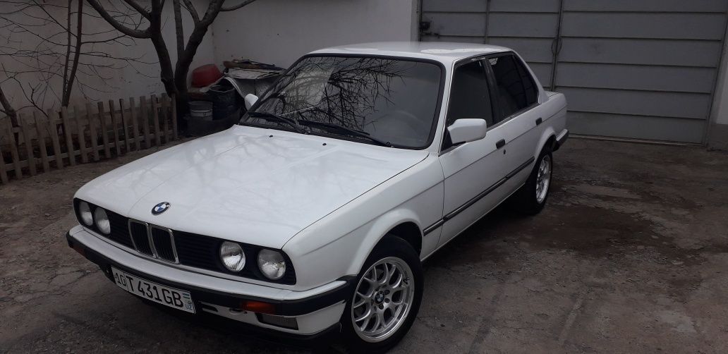 Продам BMW E30 в хорошем состоянии