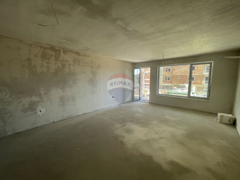 Продава се Тристаен апартамент в Варна, Централна поща - 132 кв.м за 1478 €/кв.м - Снимка #1