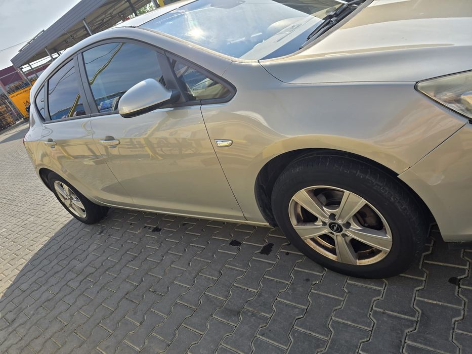 Opel Astra j 2010