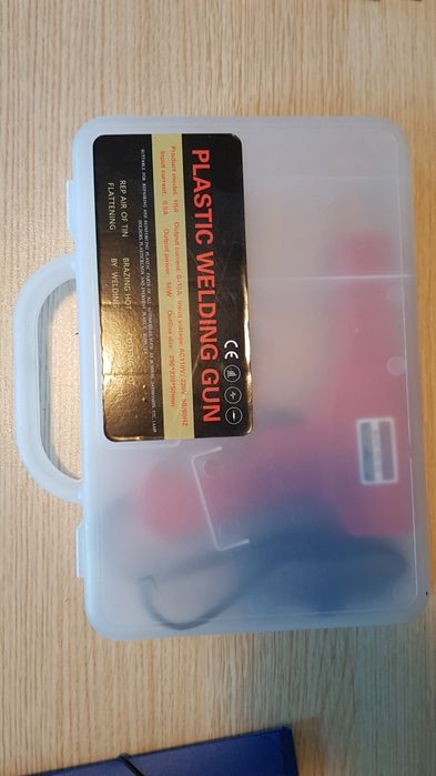 Поялник за пластмаса с телчета и клещи.