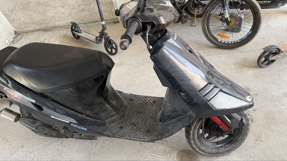 Skuter benzinli sotiladi