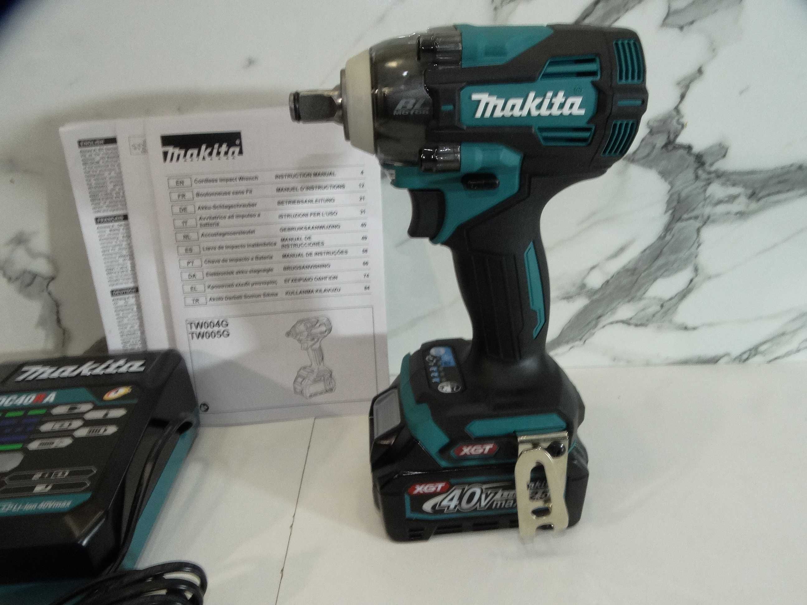 Makita TW 004 / 2 x 2.5 Ah - Мощен гайковерт 350 Нм