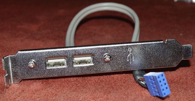 regletă 2 porturi suplimentare USB