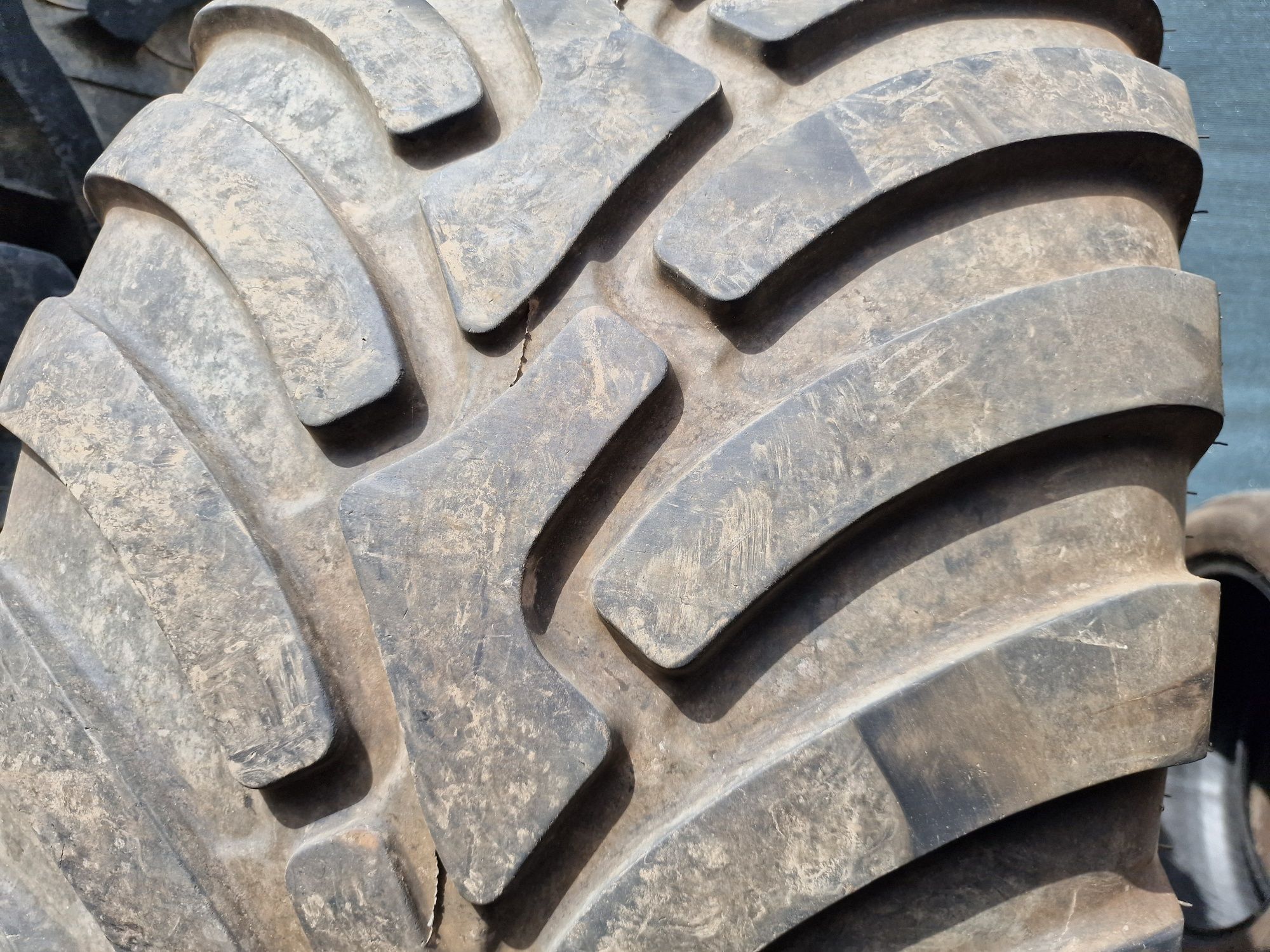 CAUCIUC 560/60R22.5 marca Alliance