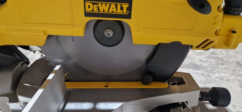 Dewalt circular staționar pe curent