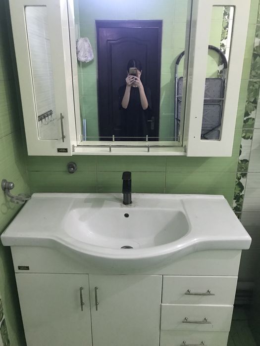 Раковина , два шкафичка