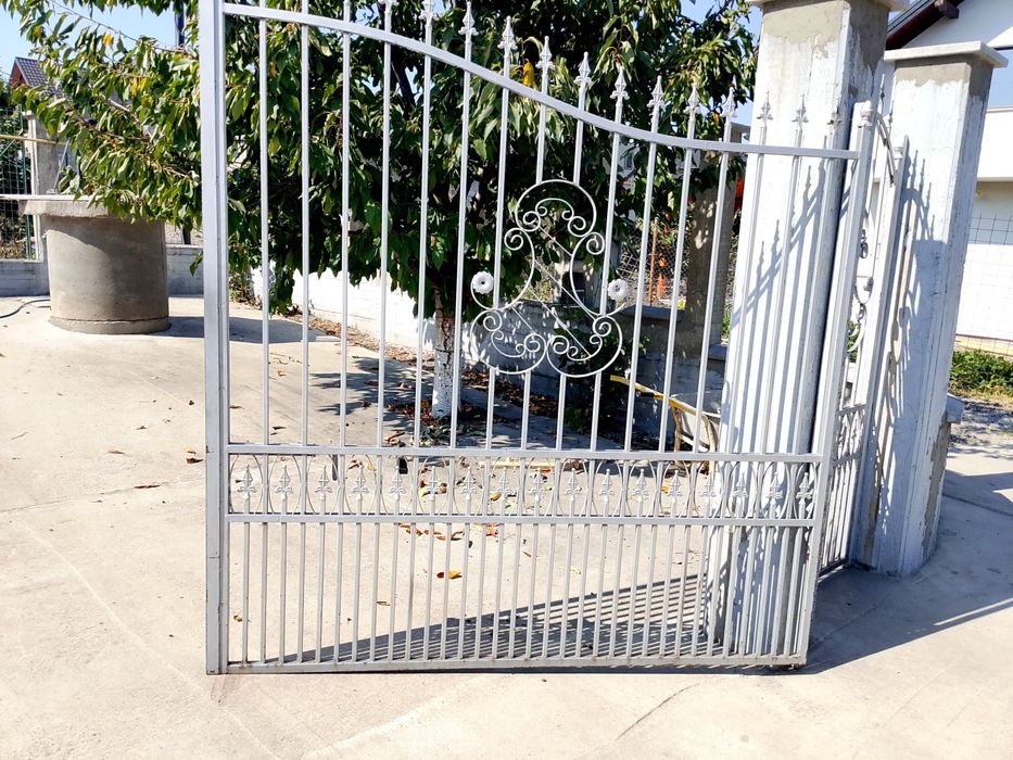 Porți uzate de vânzare