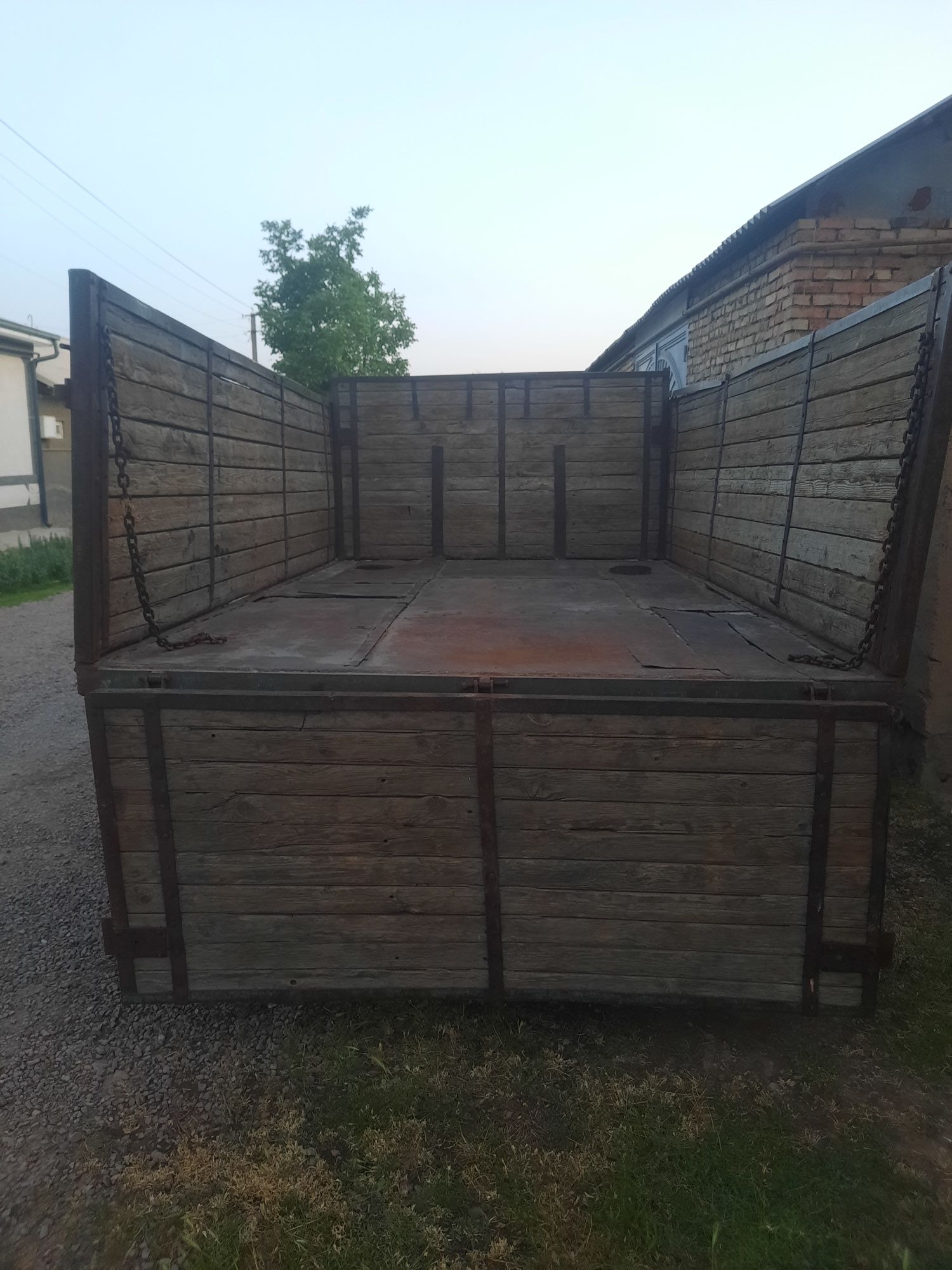 Gaz 53 sotiladi yili 1976 holati ideal holatda.