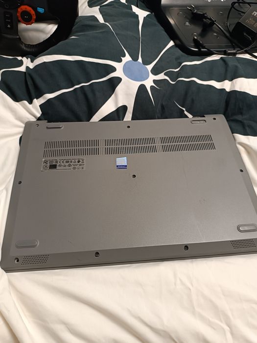 Laptop Lenovo i5-1035G1, 8GB RAM, Intel UHD 4GB, SSD