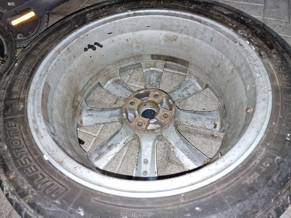 2 БР. Гуми MILESTONE с джанти ФИАТ 4X100 / 235/45/ ZR17 / 0915