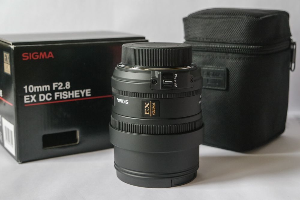 Obiectiv Sigma 10mm f/2.8 EX DC HSM Fisheye pentru Nikon DX