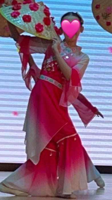 Традиционный Вьетнамский костюм с шляпой