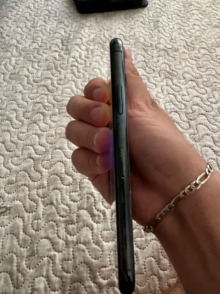 iPhone 11 Pro 64GB Funcțional,sticlă spate spartă