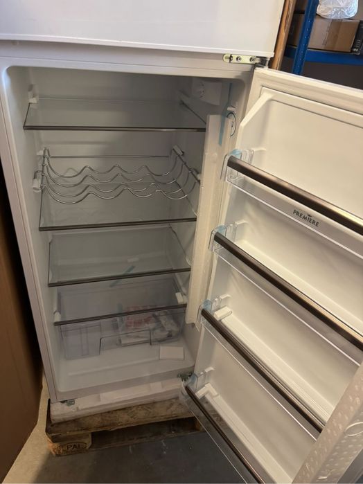 Хладилник с фризер Amica