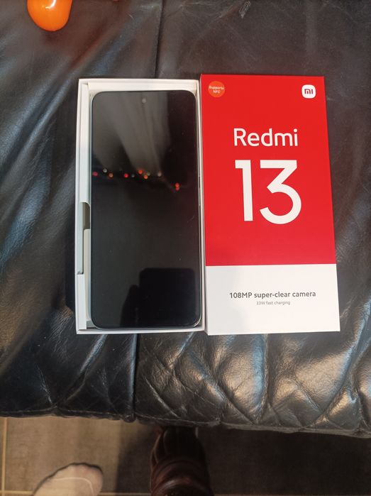 Redmi 13 син на цвят