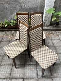 Тапицирани дървени столове