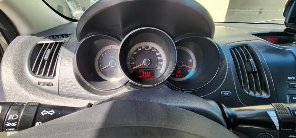 Kia forte yilli 2009 siroshna sotiladi