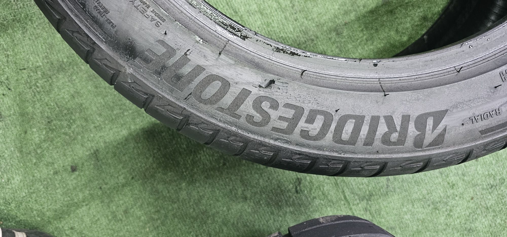 255 45 r18 Bridgestone