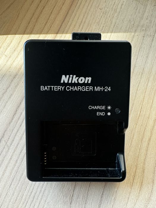 Оригинальная зарядка для Nikon. В новом состоянии.