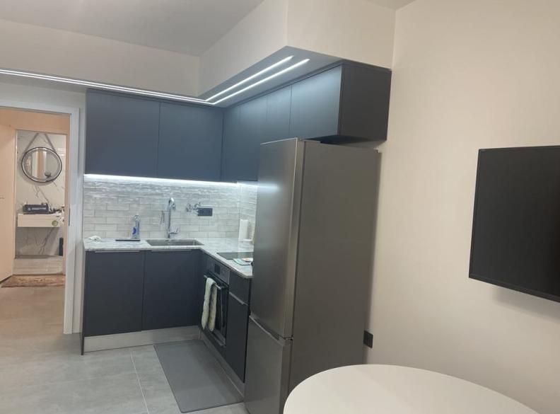 Стилен двустаен апартамент в Център