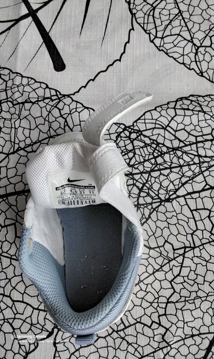 Нови кожени бебешки маратонки nike