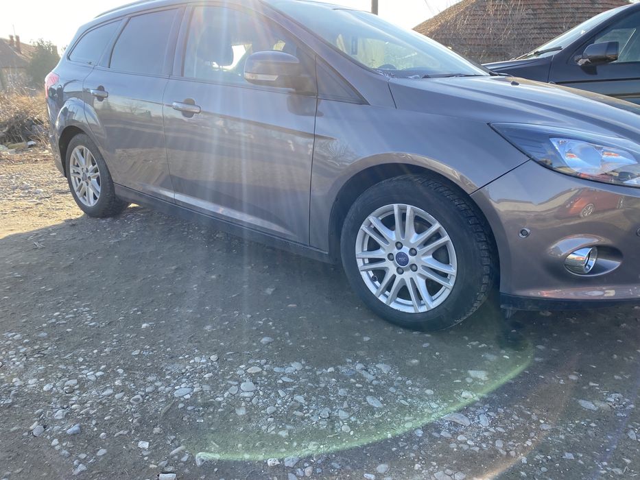 Haion cu lunetă Ford Focus 3 break