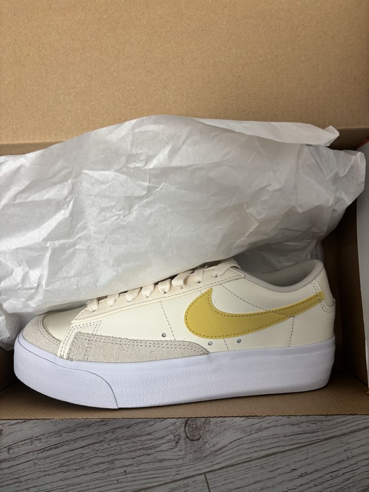Nike W blazer low platform