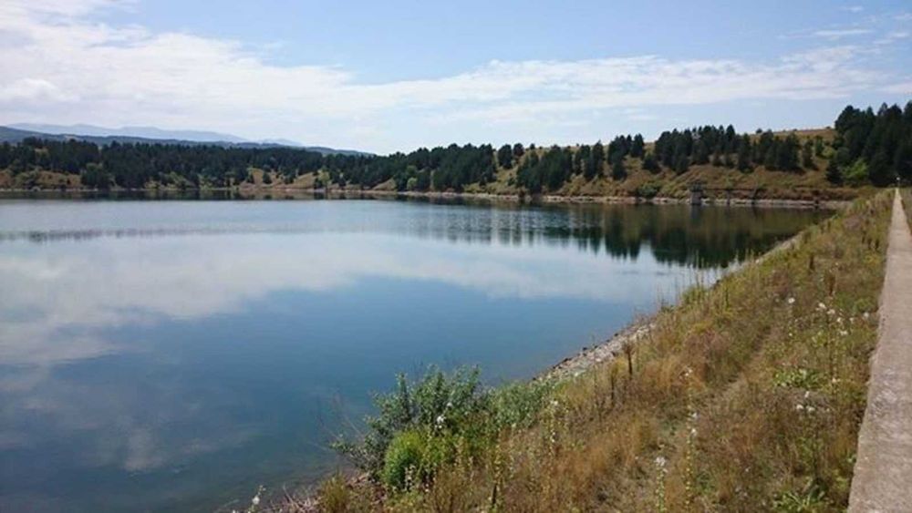 Продавам парцел Долна Диканя