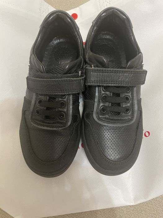 Продам детскую  обувь