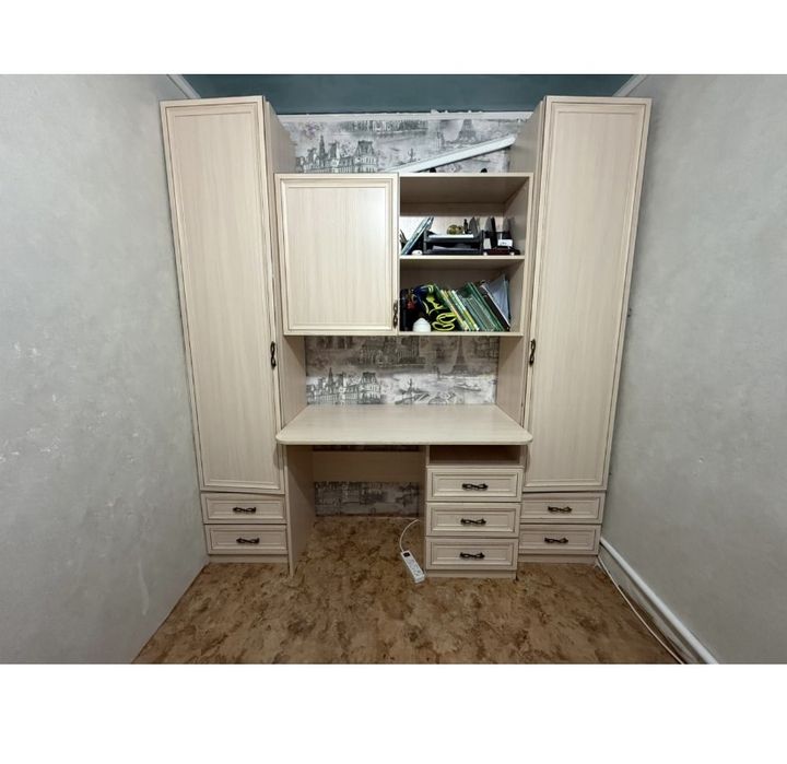 Продам детскую кровать и шкаф